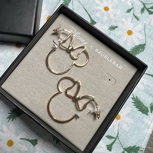 Disney x baublebar Minnie Mouse shape hoop earring .
